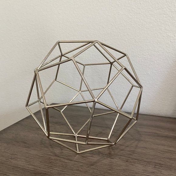 Metal Wire Decorative Figure in Silver